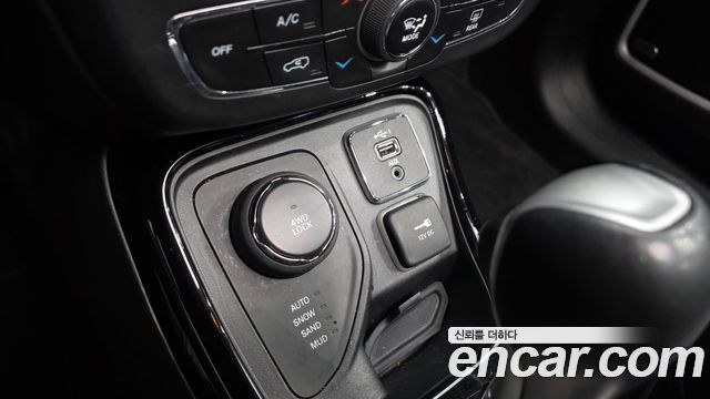 Jeep Compass 2019 — photo 30