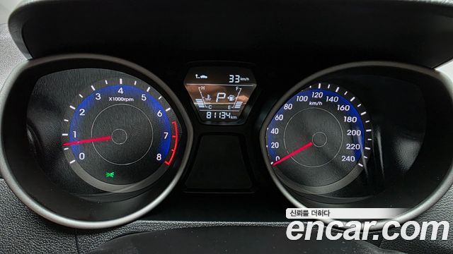 Hyundai AVANTE 2016 — photo 11