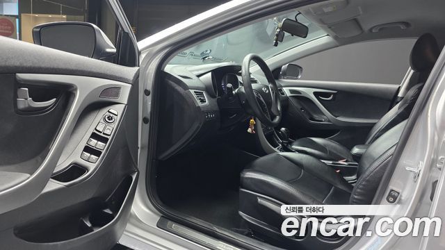 Hyundai AVANTE 2016 — photo 13