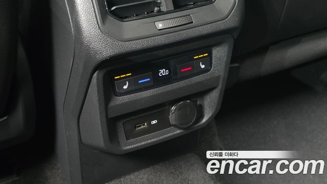 Volkswagen Tiguan 2020 — photo 19
