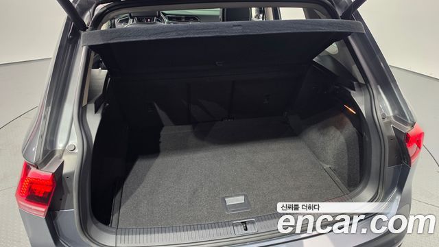 Volkswagen Tiguan 2020 — photo 20