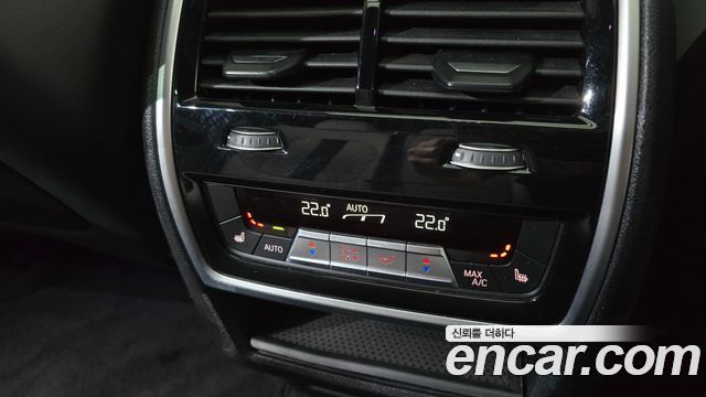 BMW X6M 2021 — photo 18