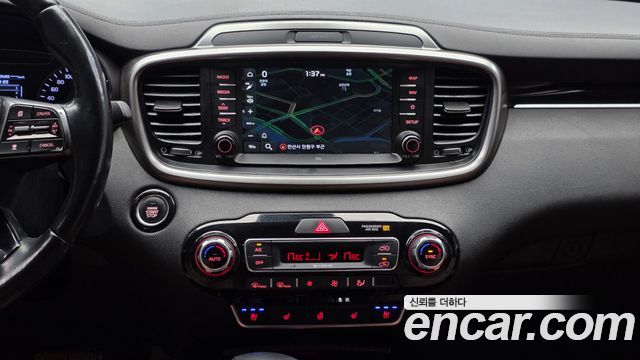 Kia Sorento 2018 — photo 19