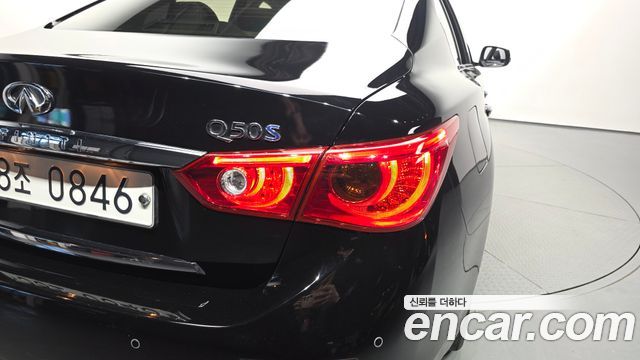 Infiniti Q50 2015 — photo 9