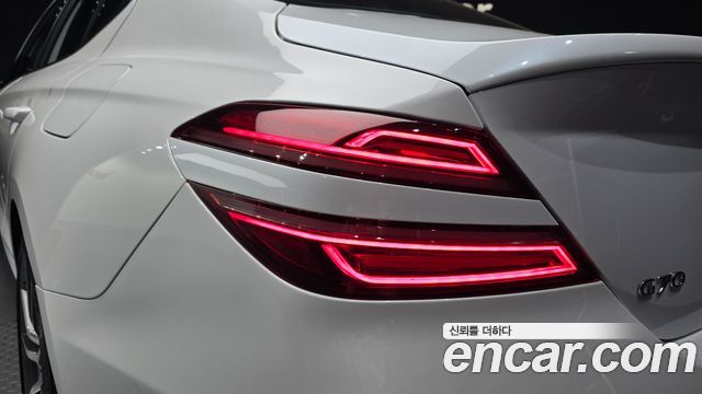 Genesis G70 2023 — photo 9