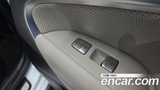 Genesis G70 2023 — photo 28
