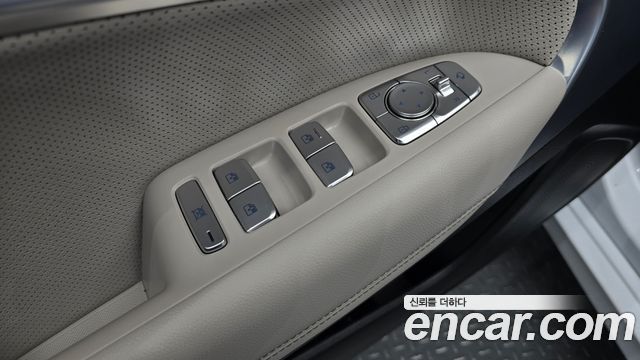 Genesis G70 2023 — photo 30