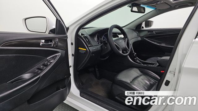 Hyundai Sonata 2013 — photo 10