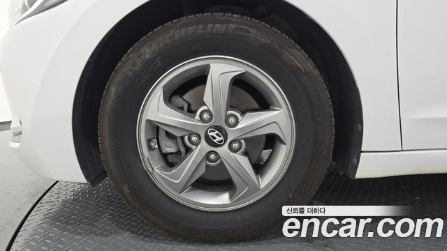 Hyundai AVANTE 2017 — photo 5