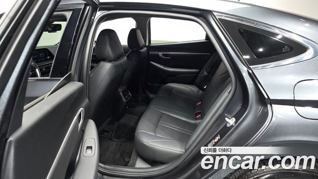 Hyundai Sonata 2023 — photo 12