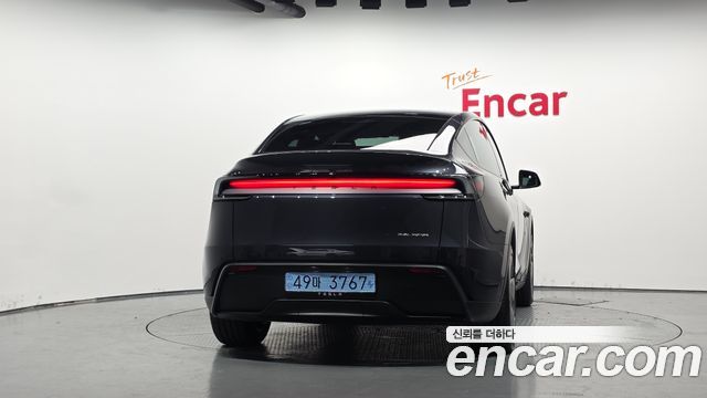 Tesla Model Y 2026 — photo 4