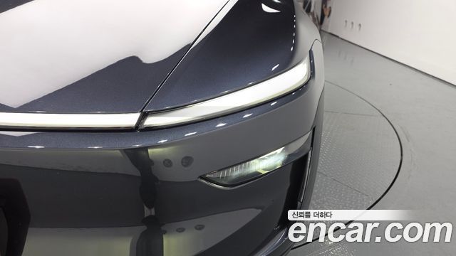 Tesla Model Y 2026 — photo 8