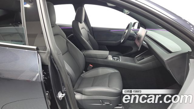 Tesla Model Y 2026 — photo 16