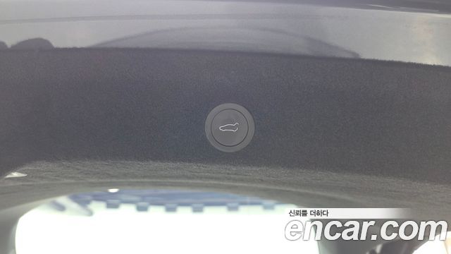 Tesla Model Y 2026 — photo 27
