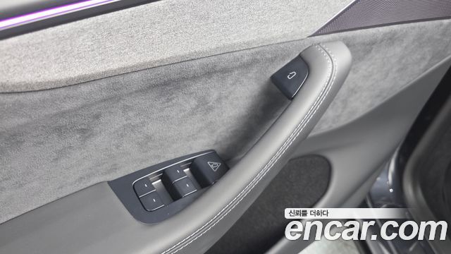 Tesla Model Y 2026 — photo 29