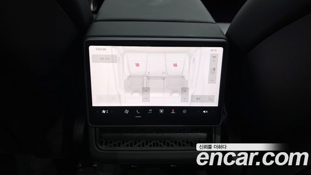 Tesla Model Y 2026 — photo 30