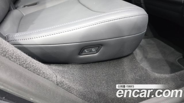 Tesla Model Y 2026 — photo 31