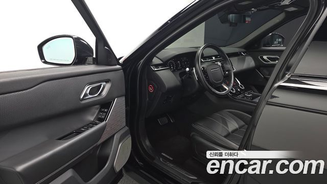 Land Rover Range Rover Velar 2019 — photo 13