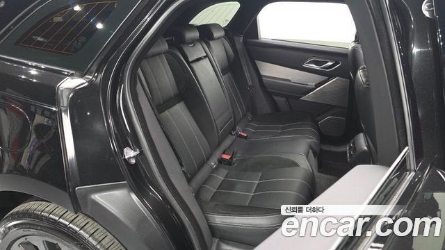 Land Rover Range Rover Velar 2019 — photo 18