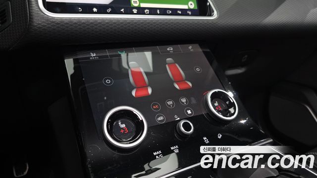 Land Rover Range Rover Velar 2019 — photo 23