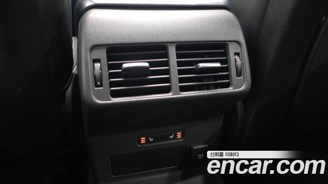 Land Rover Range Rover Velar 2019 — photo 25