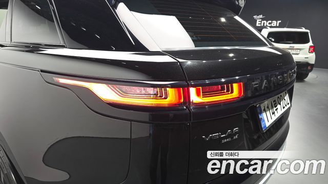 Land Rover Range Rover Velar 2019 — photo 9