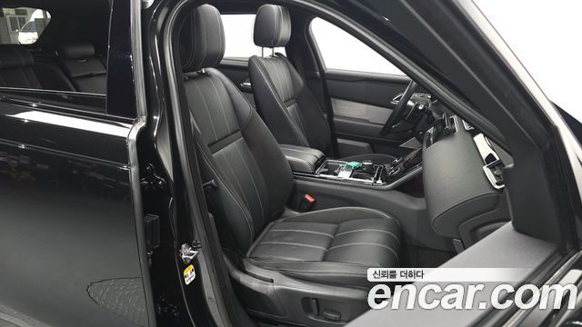 Land Rover Range Rover Velar 2019 — photo 16