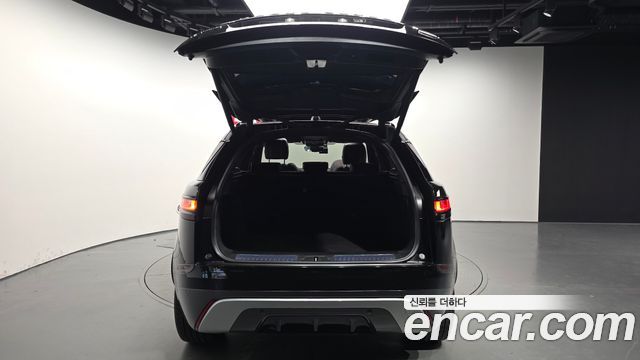 Land Rover Range Rover Velar 2019 — photo 27