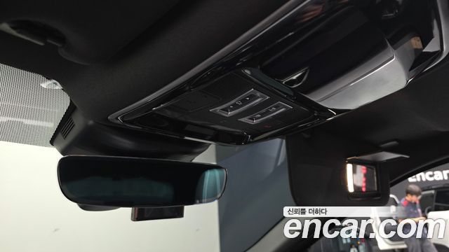 Land Rover Range Rover Velar 2019 — photo 29