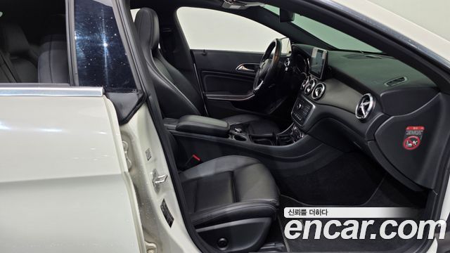 Mercedes-Benz CLA-Class 2016 — photo 11
