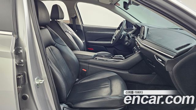 Hyundai Sonata 2022 — photo 17