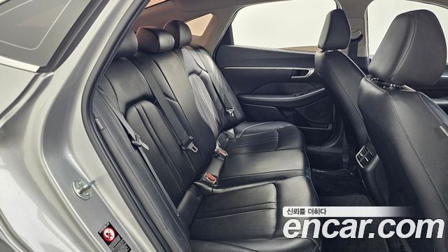 Hyundai Sonata 2022 — photo 18