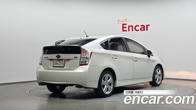 Toyota Prius 2010 — photo 2