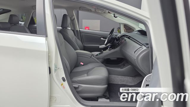 Toyota Prius 2010 — photo 11