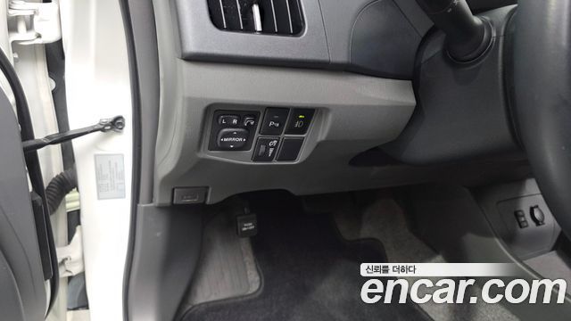 Toyota Prius 2010 — photo 17