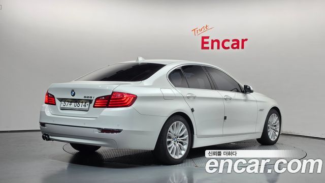 BMW 5-Series 2016 — photo 2