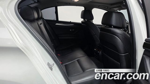 BMW 5-Series 2016 — photo 12