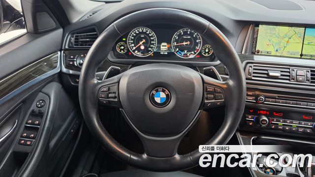 BMW 5-Series 2016 — photo 13