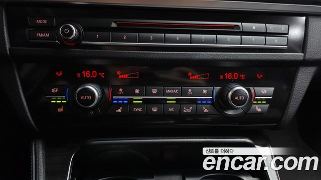BMW 5-Series 2016 — photo 16