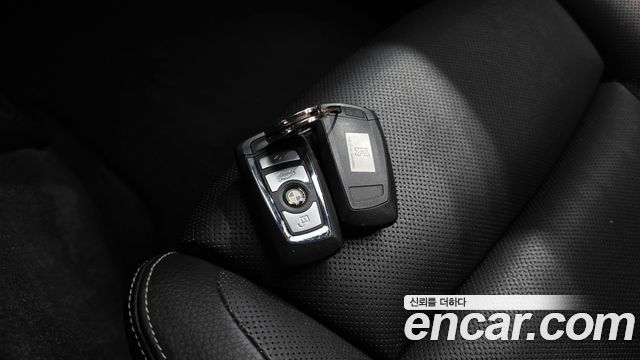 BMW 5-Series 2016 — photo 17