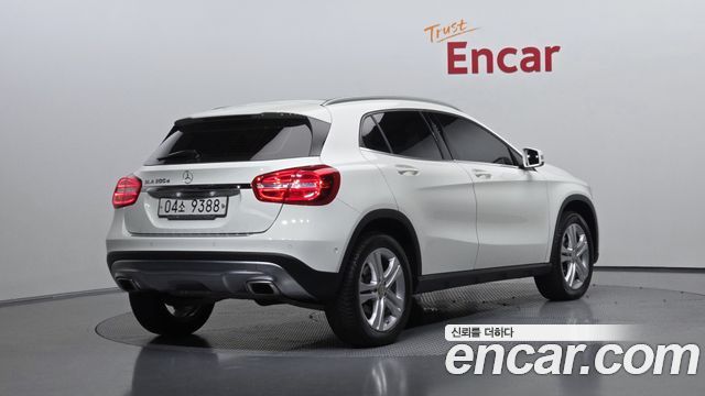 Mercedes-Benz GLA-Class 2017 — photo 2
