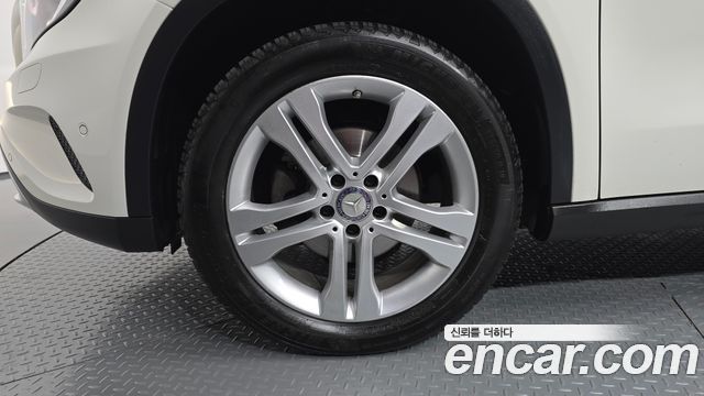 Mercedes-Benz GLA-Class 2017 — photo 5