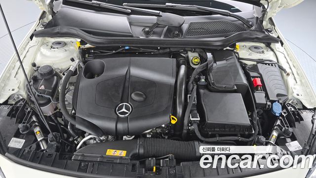 Mercedes-Benz GLA-Class 2017 — photo 6