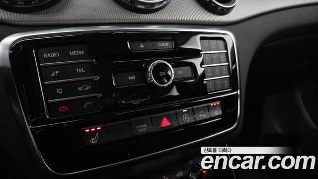 Mercedes-Benz GLA-Class 2017 — photo 17