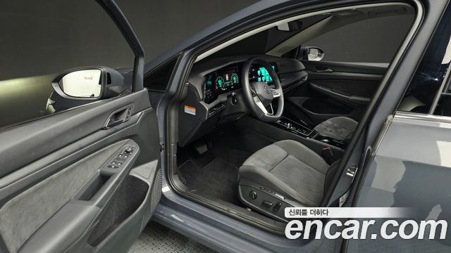 Volkswagen Golf 2024 — photo 10