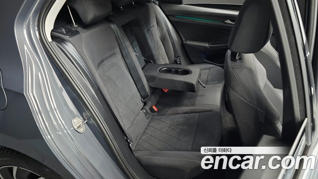 Volkswagen Golf 2024 — photo 11