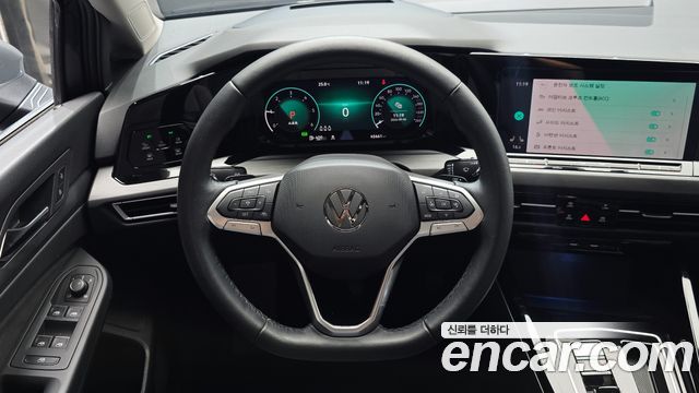 Volkswagen Golf 2024 — photo 15
