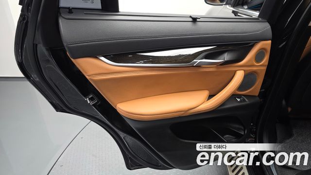BMW X6 2018 — photo 15