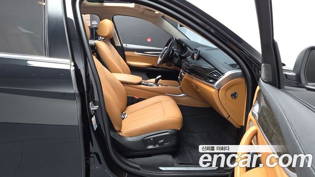 BMW X6 2018 — photo 16
