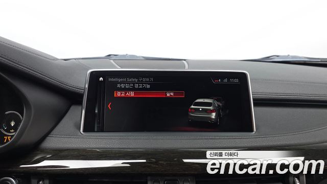 BMW X6 2018 — photo 32